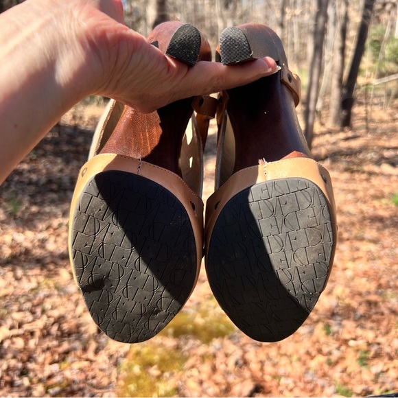 Diane Von Furstenberg leather strap wood platform women’s heels sz 9.5 - Picture 10 of 10